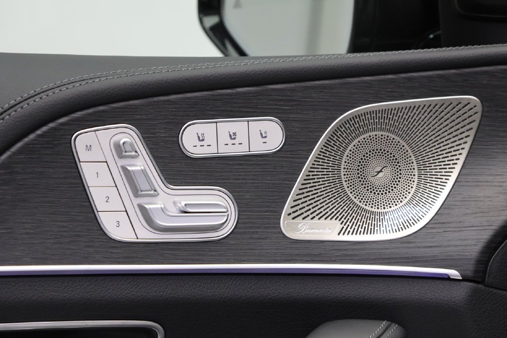 New 2027 MANUFAKTUR Moonlight White Metallic Mercedes-Benz  image 35