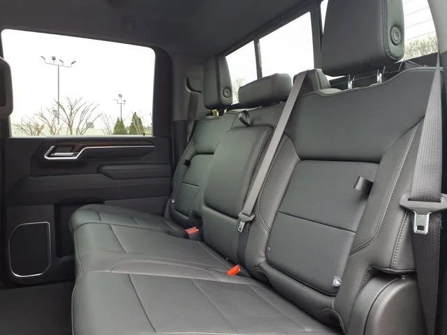 2025 GMC Sierra 2500HD SLT - Photo 18