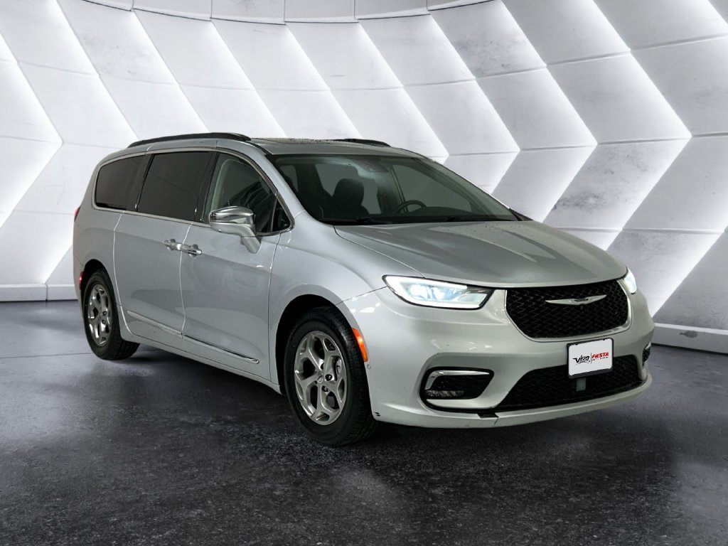 Used 2022 Silver Chrysler Limited image 1