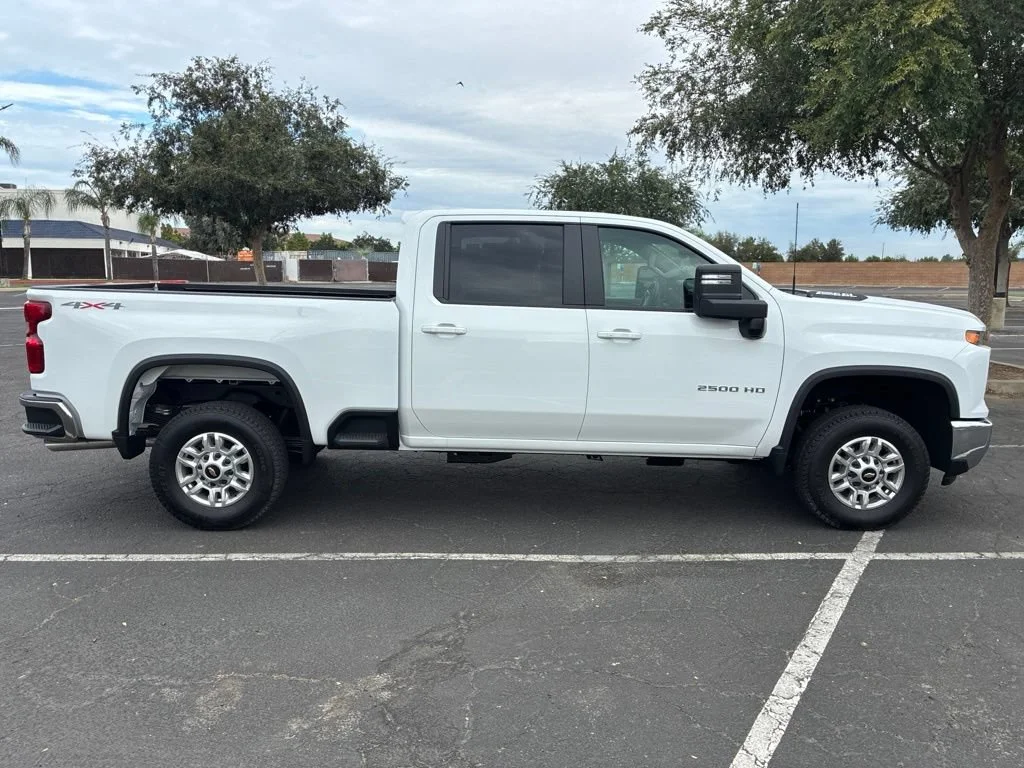 2026 Chevrolet Silverado 2500 HD LT - Photo 2