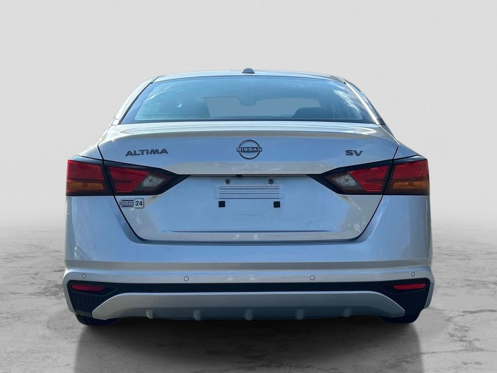 Used 2024 Silver Nissan 2.5 SV image 4