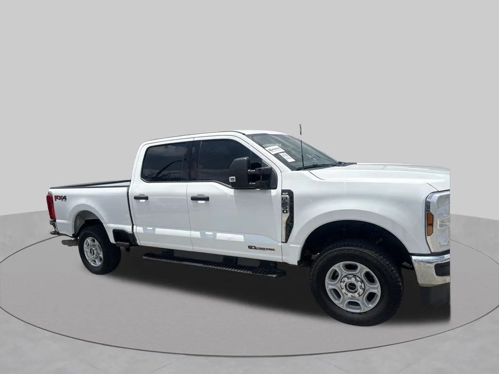 Used 2025 White Ford XLT image 1