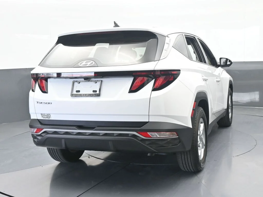 Used 2024 White Pearl Hyundai SE image 5