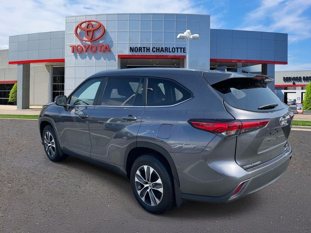 2023 Toyota Highlander XLE - Photo 7