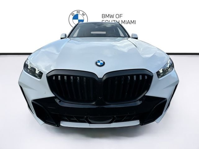 New 2026 White BMW sDrive40i image 2