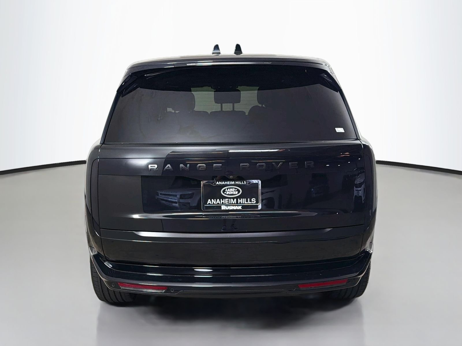 Certified Used 2024 Santorini Black Metallic Land Rover SE image 4
