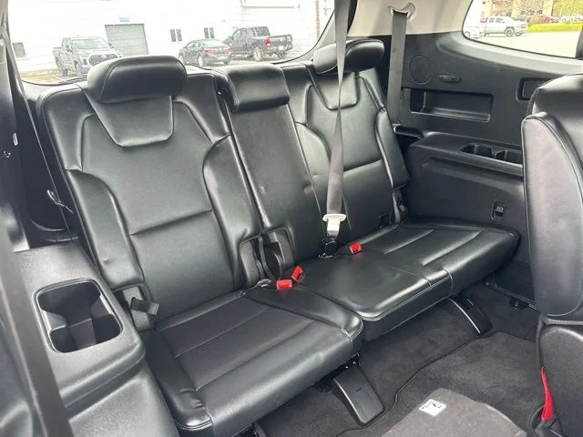 Used 2025 White Kia S image 10