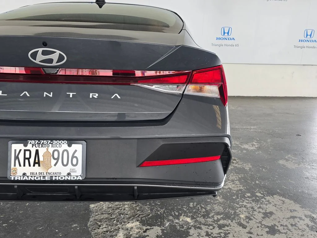 Used 2025  Hyundai SE image 43
