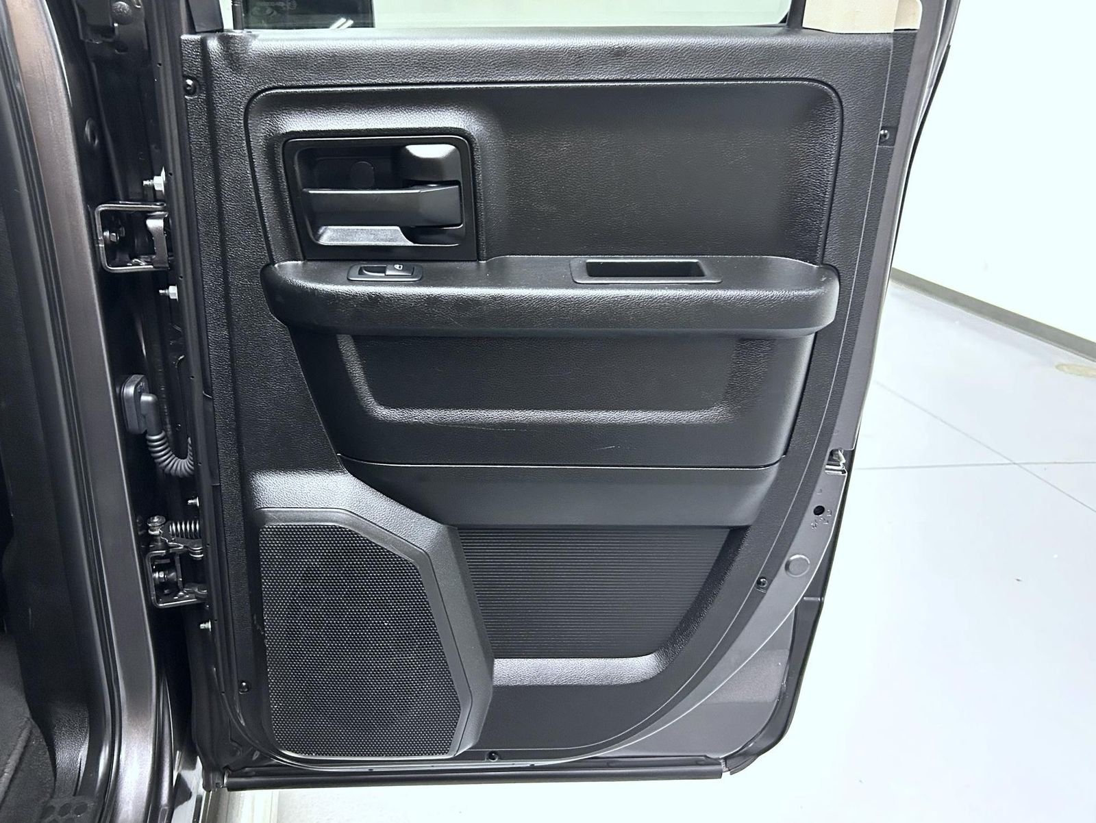 Used 2019 Gray Ram Express image 17
