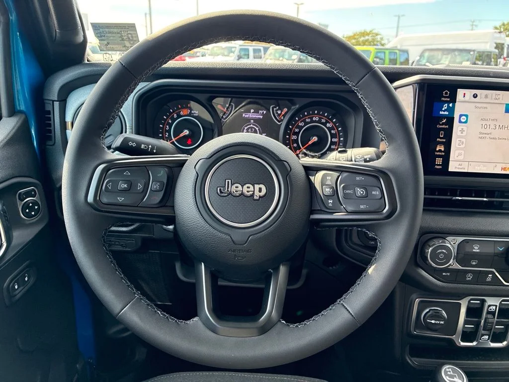 New 2025 Hydro Blue Pearl-Coat Exterior Paint Jeep Sport S image 16