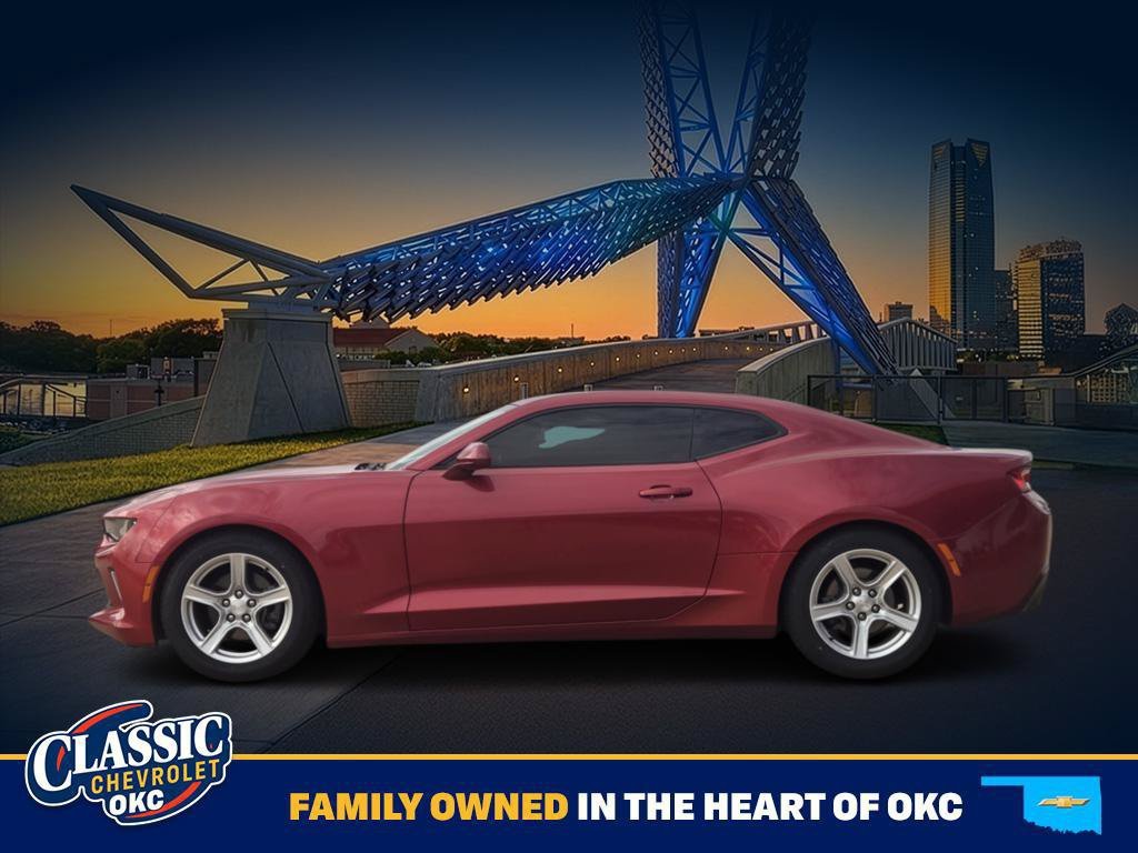 Used 2017 GARNET RED TINTCOAT Chevrolet 1LT image 4