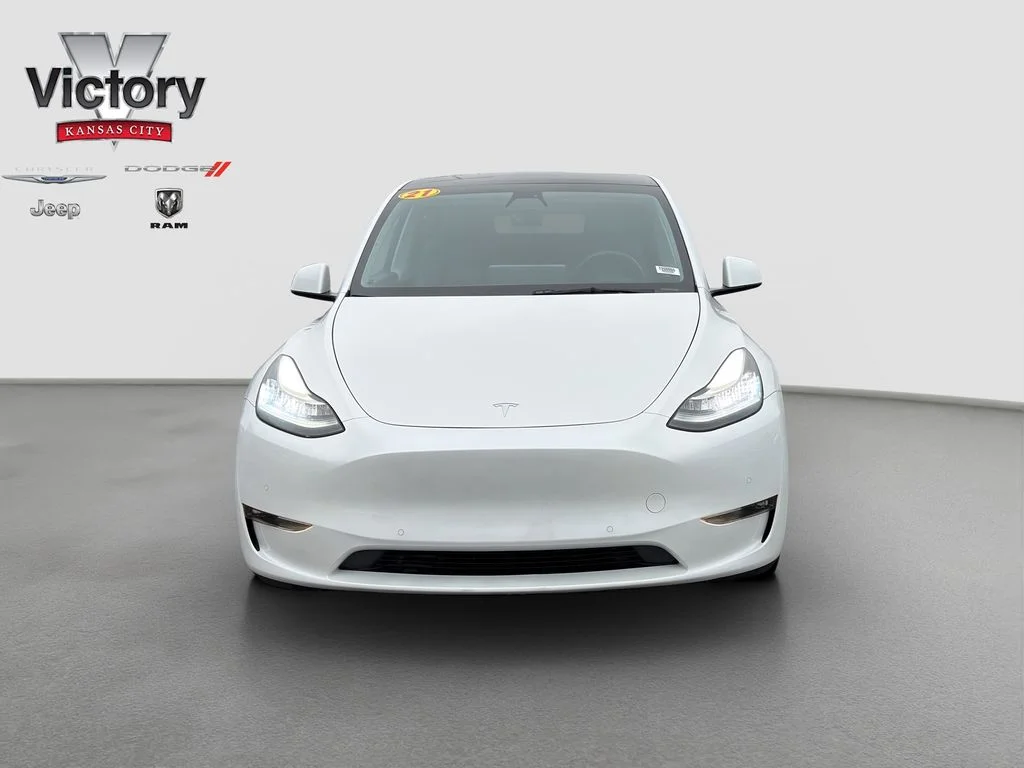 Used 2021 Tesla Model Y Long Range with VIN 5YJYGAEE2MF208865 for sale in Kansas City, KS