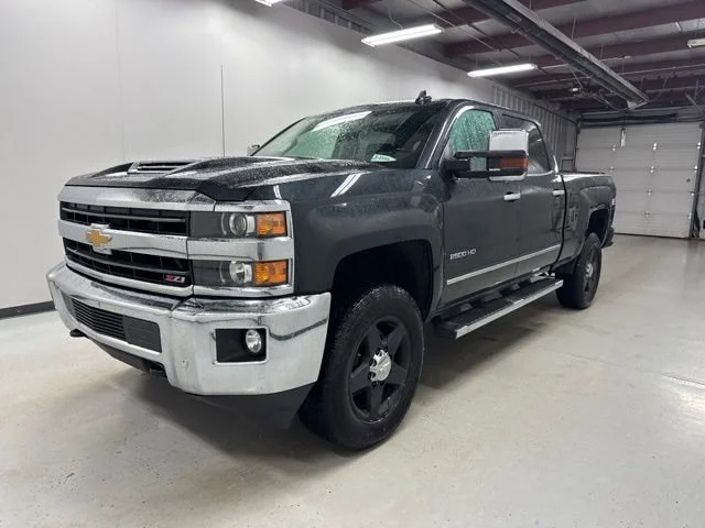 2019 Chevrolet Silverado HD LTZ 4WD Crew Cab Standard Box's photo