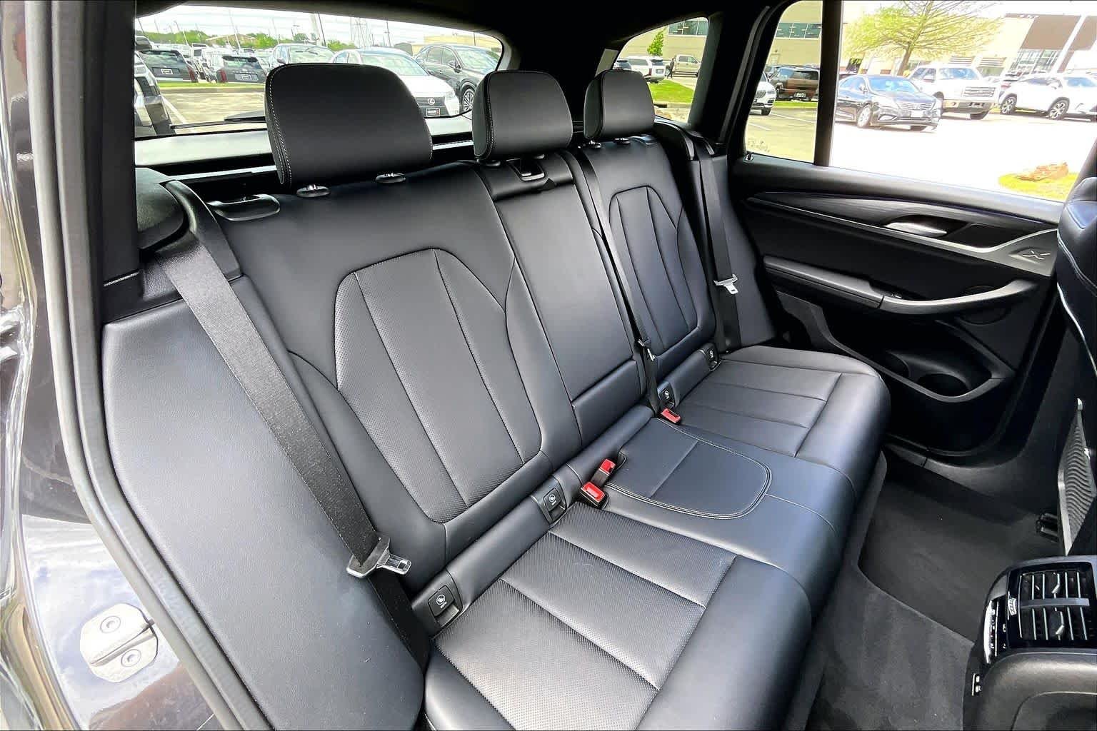 Used 2024 Dark Graphite Metallic BMW sDrive30i image 18