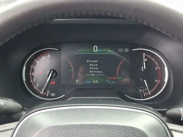 Used 2025 Blue Toyota XLE Premium image 21
