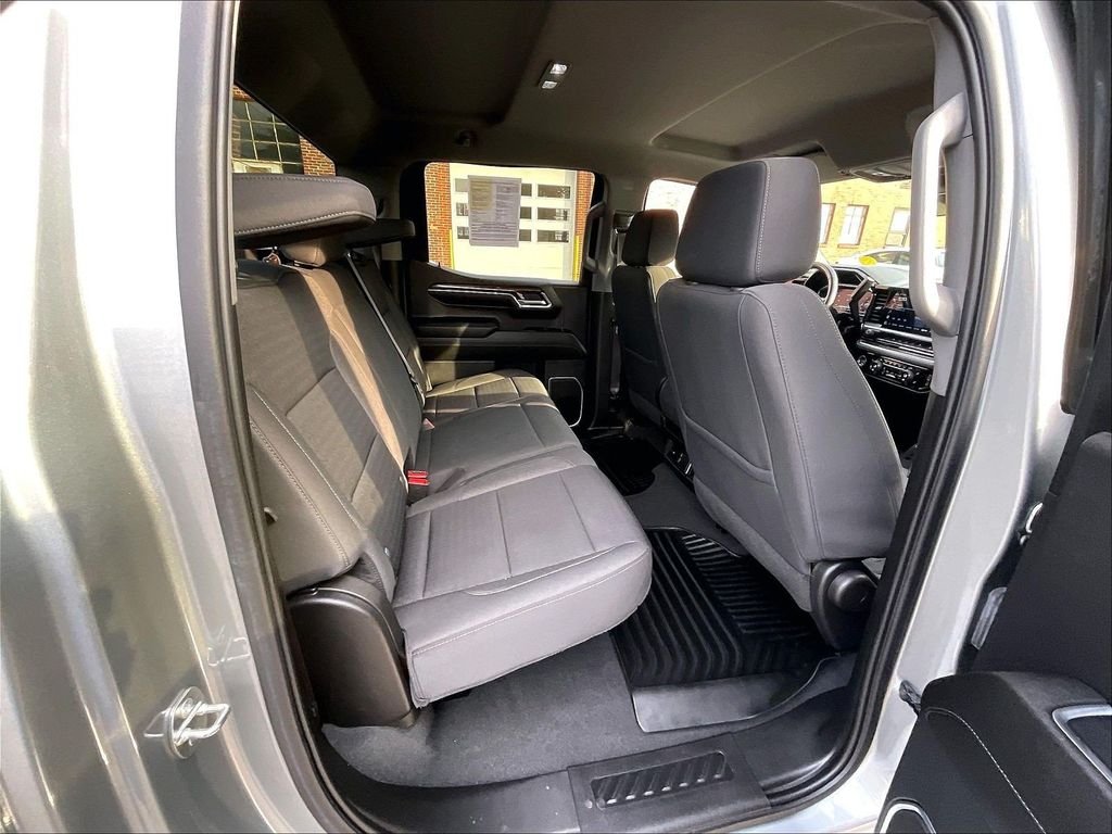 Used 2023 Gray Chevrolet LT image 16