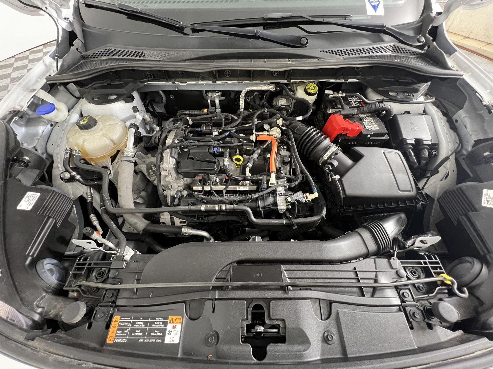 Used 2022 Oxford White Ford SE image 20
