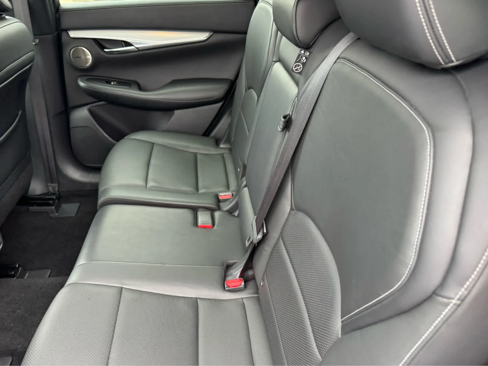 Certified Used 2019 Lunar White INFINITI ESSENTIAL image 25