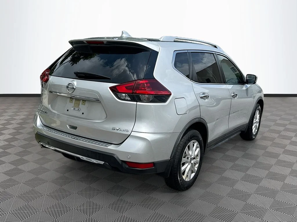 Used 2019 Silver Nissan SV image 5