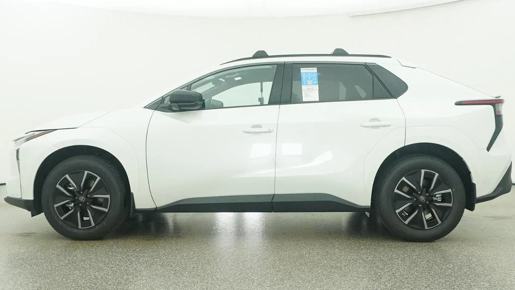 New 2026 Wind Chill Pearl Toyota XLE image 34