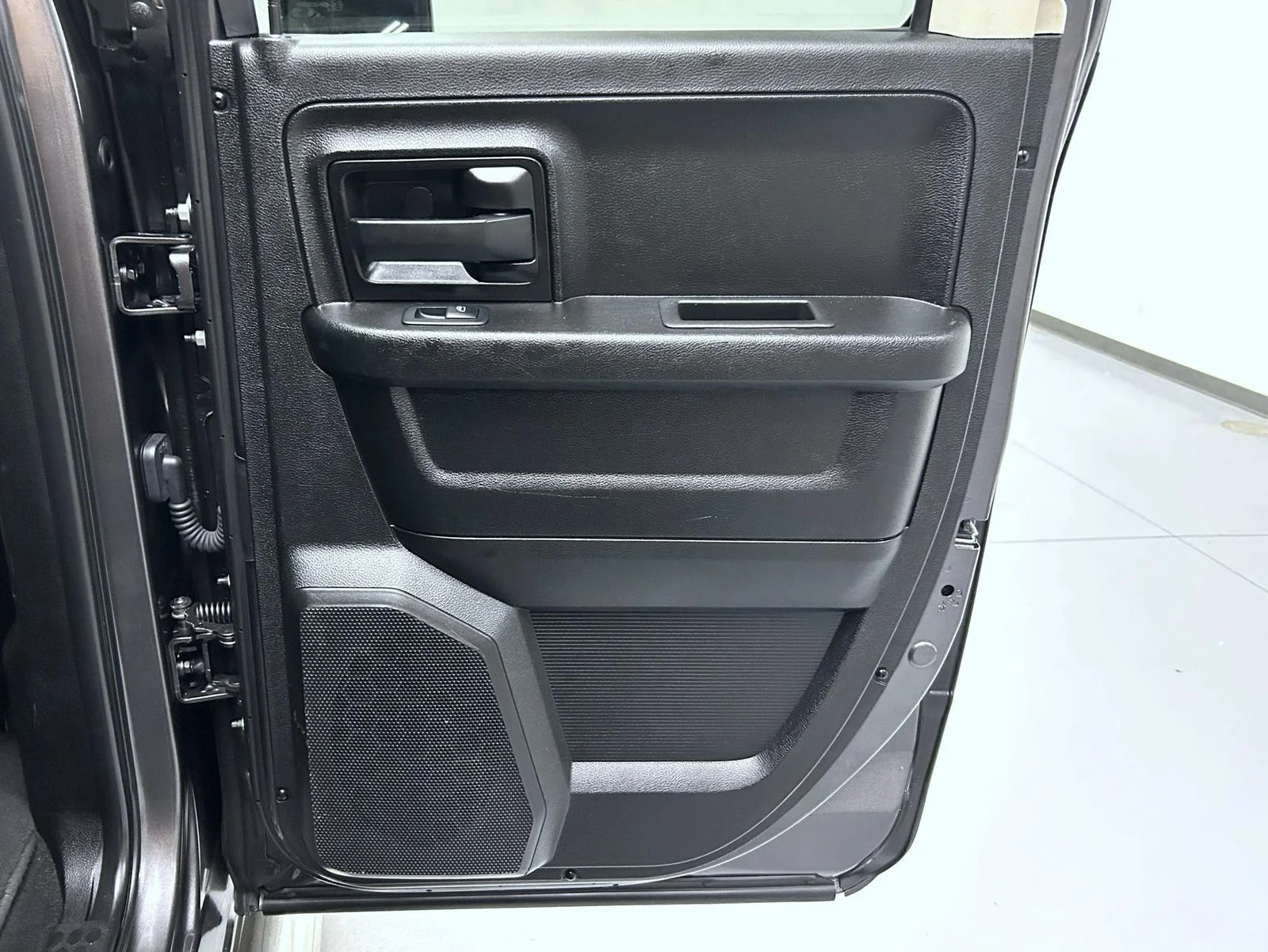 Used 2019 Gray Ram Express image 17