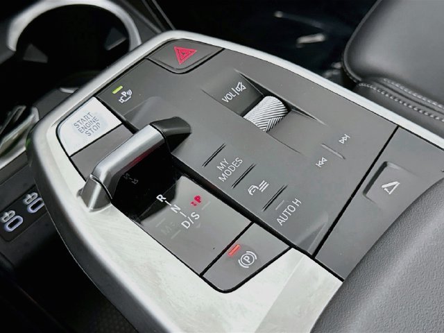 Used 2025 Blue BMW M35i image 17