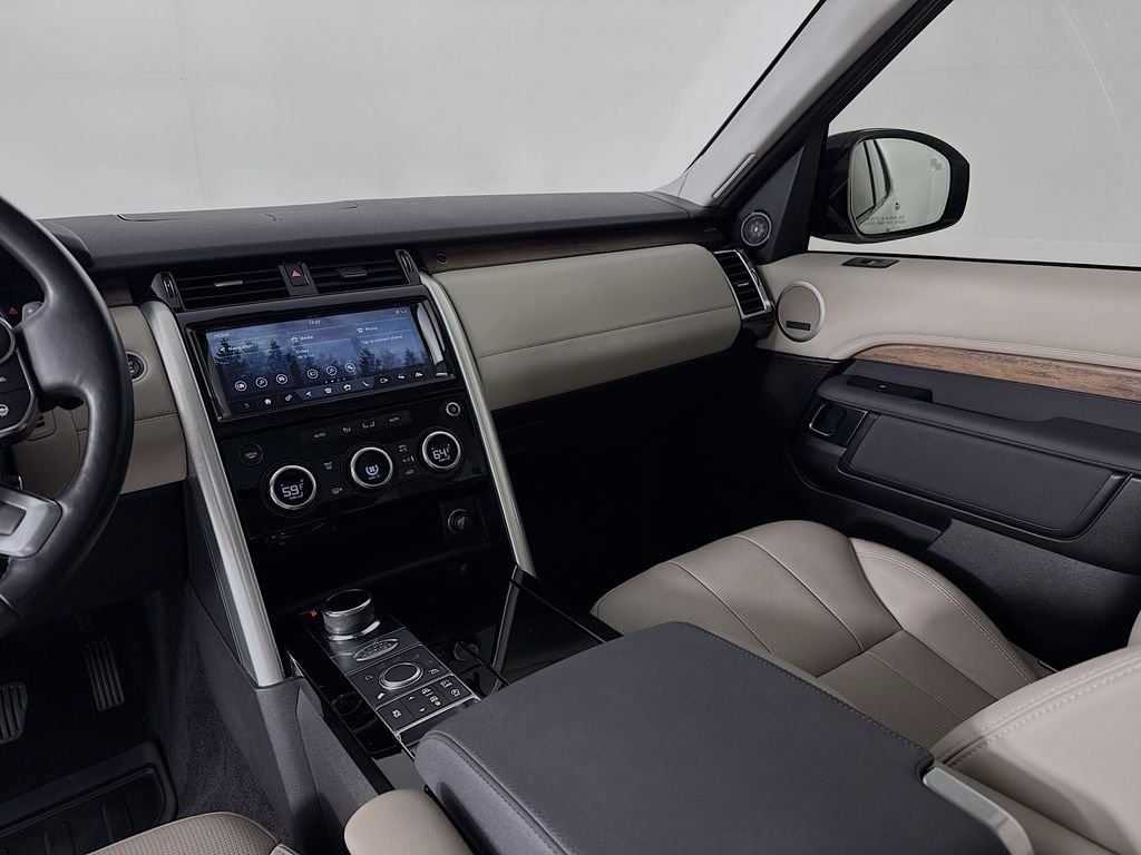 Used 2018 White Land Rover HSE image 25