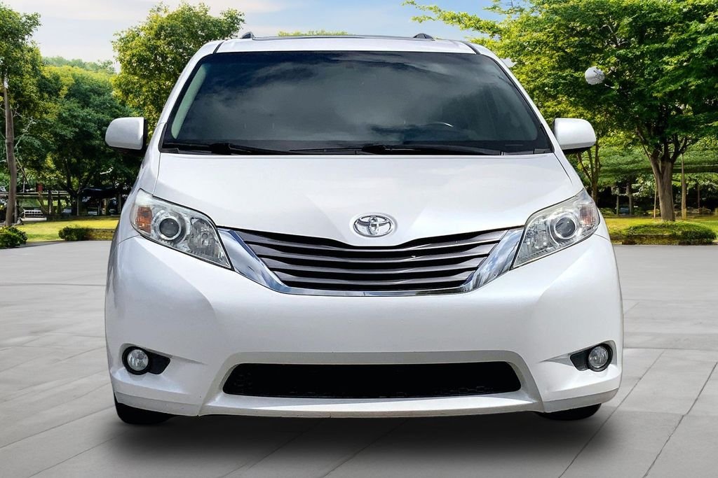 Used 2015 White Toyota XLE Premium image 2