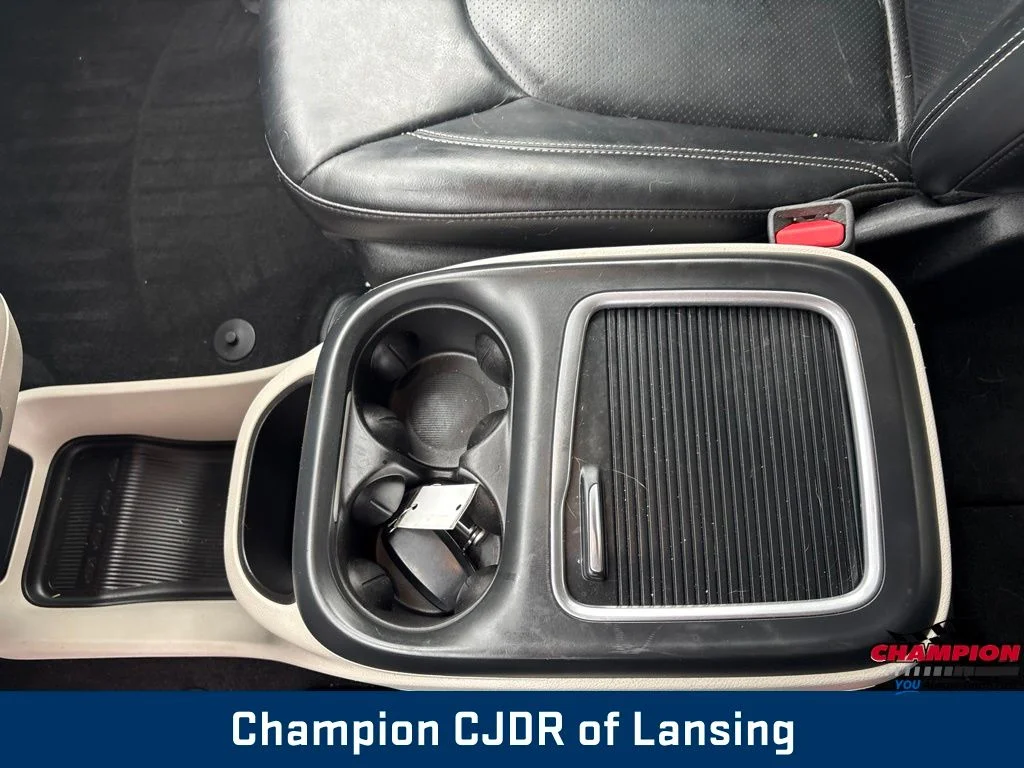 Used 2022 Black Chrysler Touring L image 32