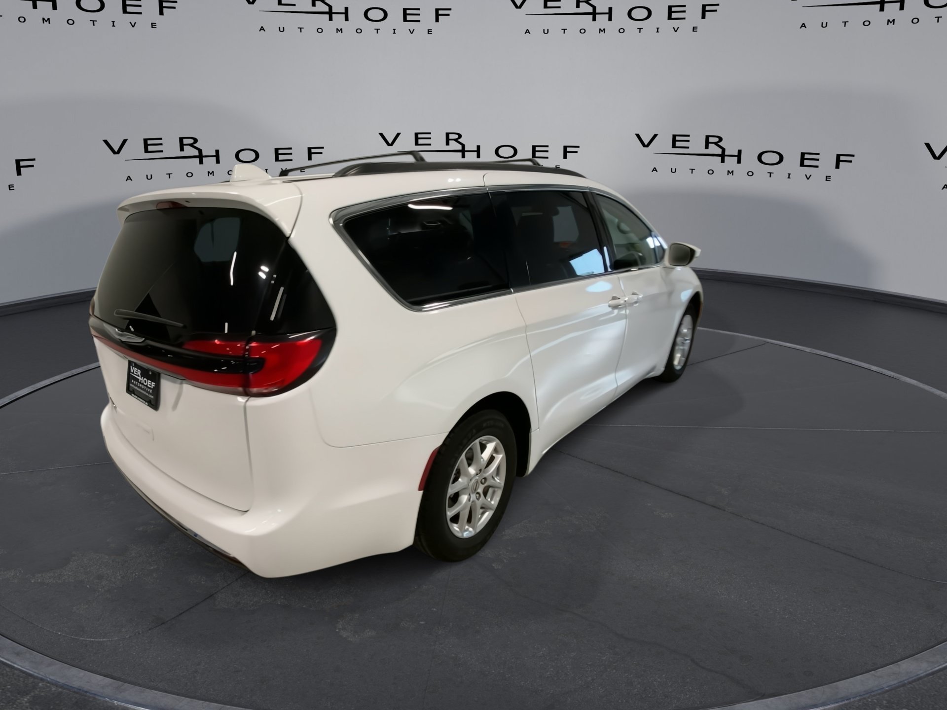 Used 2022 Bright White Clearcoat Chrysler Touring L image 8