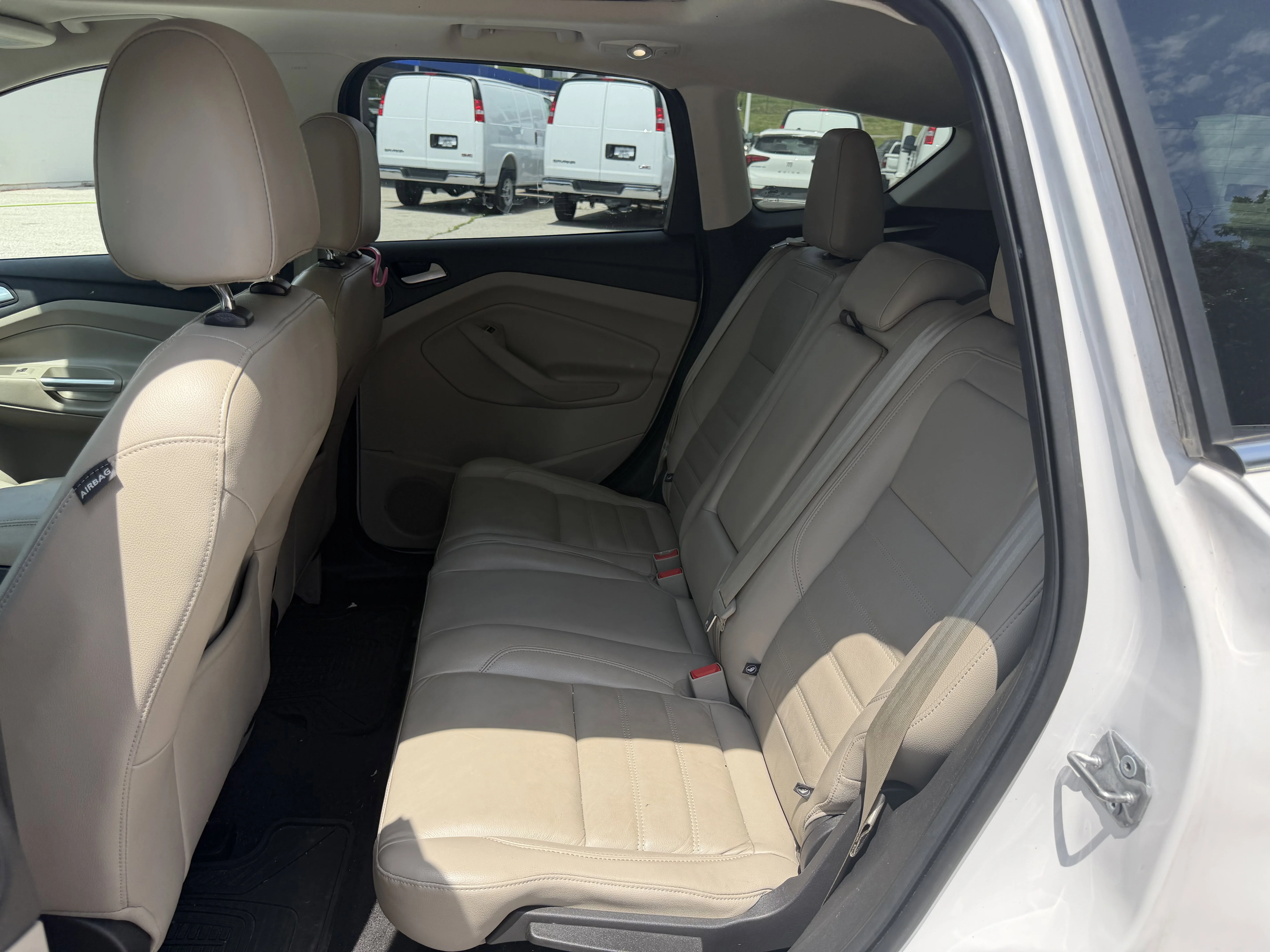 Used 2017  Ford Titanium image 12