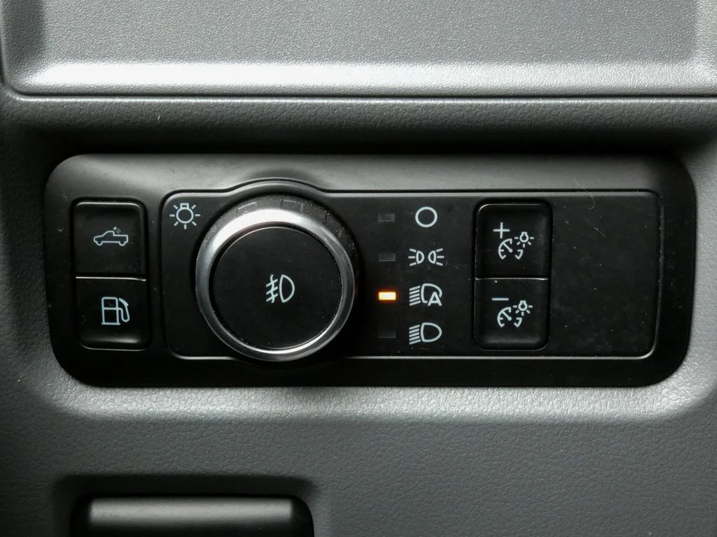 Used 2025 Silver Ford XLT image 23