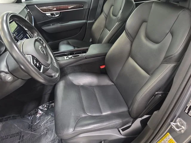 Used 2018 Gray Volvo T5 Momentum image 13