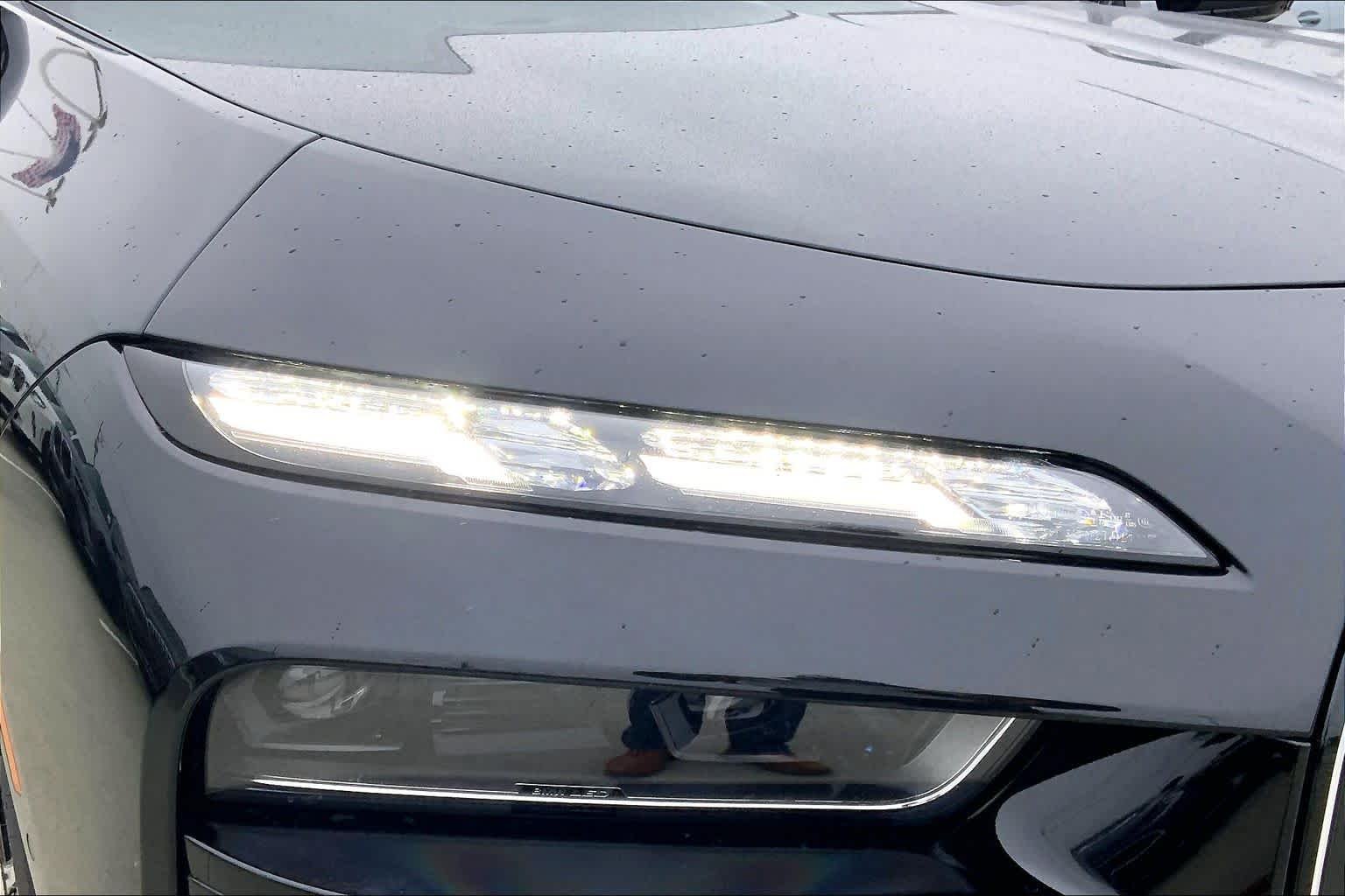 Used 2026 Black Sapphire Metallic BMW 750e xDrive image 13