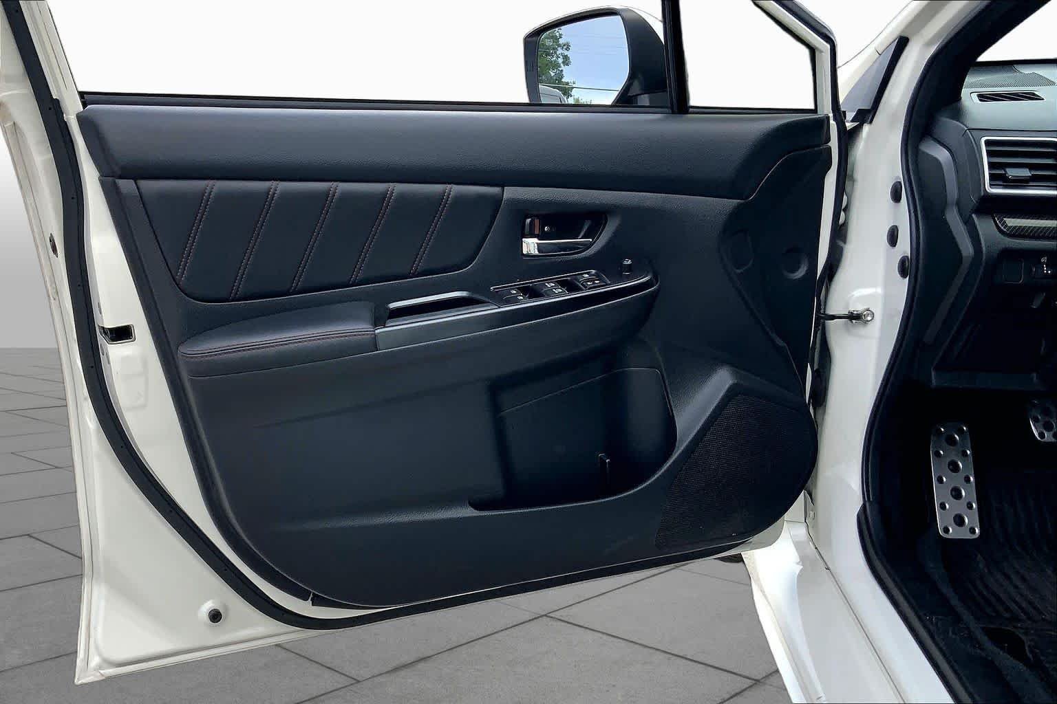 Used 2021 Crystal White Pearl Subaru  image 19