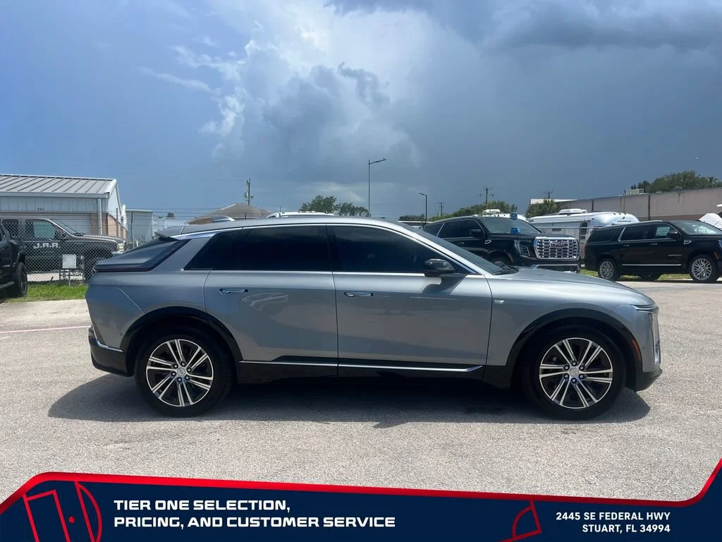 Used 2025 Argent Silver Metallic Cadillac Luxury 1 image 8