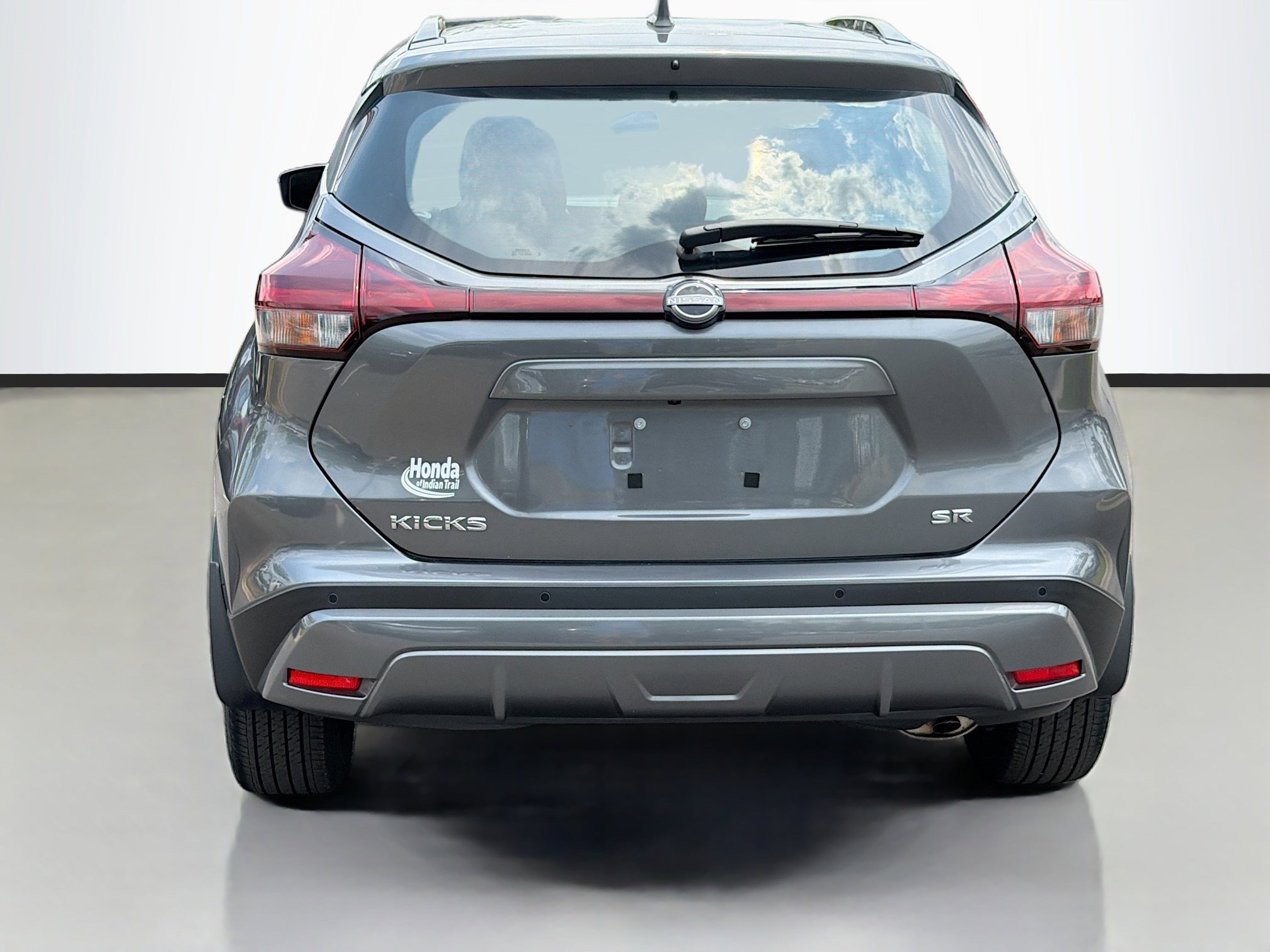 Used 2023 Gun Metallic Nissan SR image 6