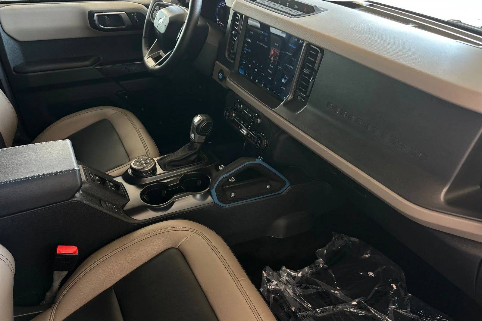 Certified Used 2024 Gray Ford Wildtrak image 15