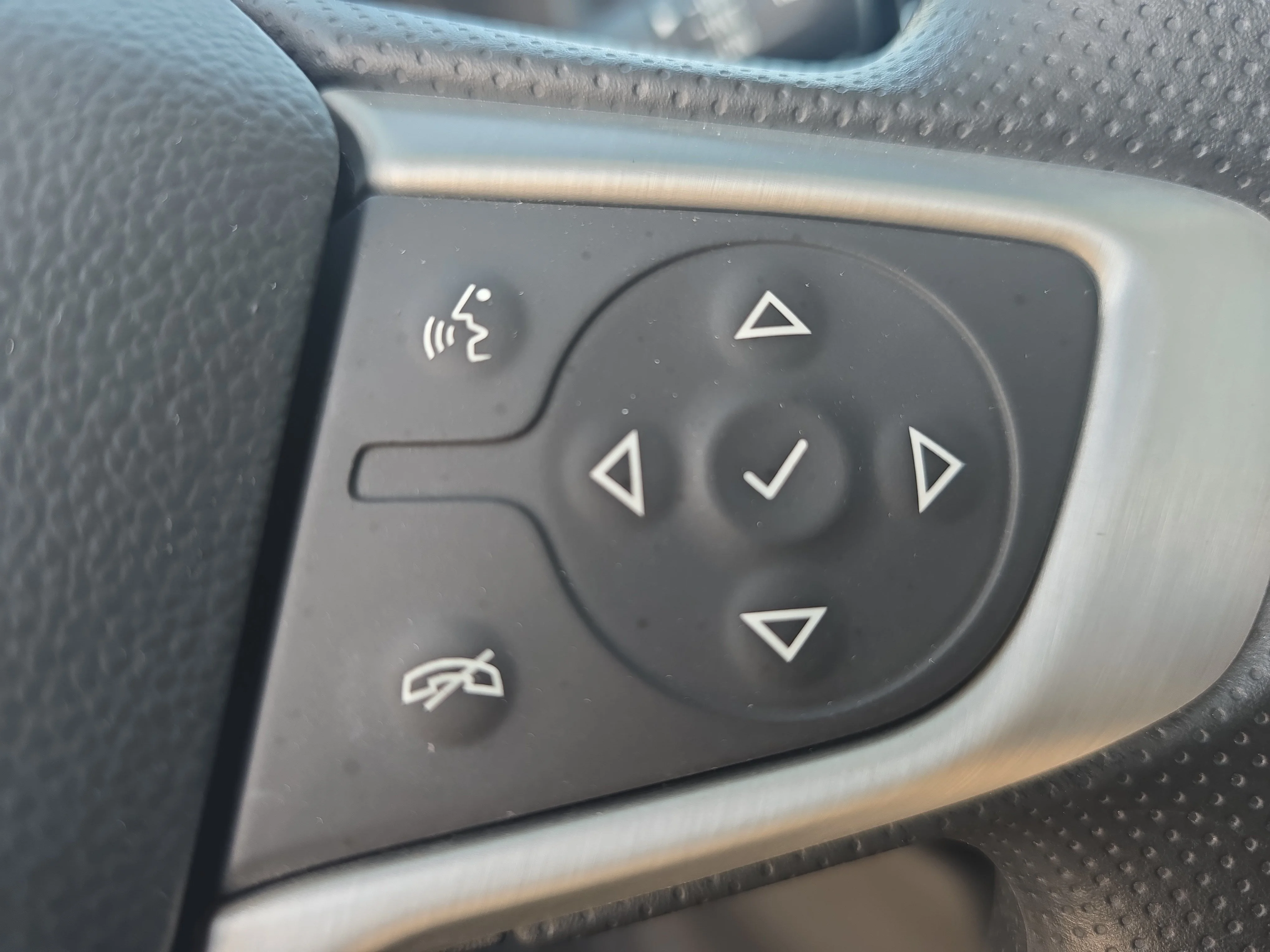 Used 2023 Sterling Metallic GMC SLE image 17