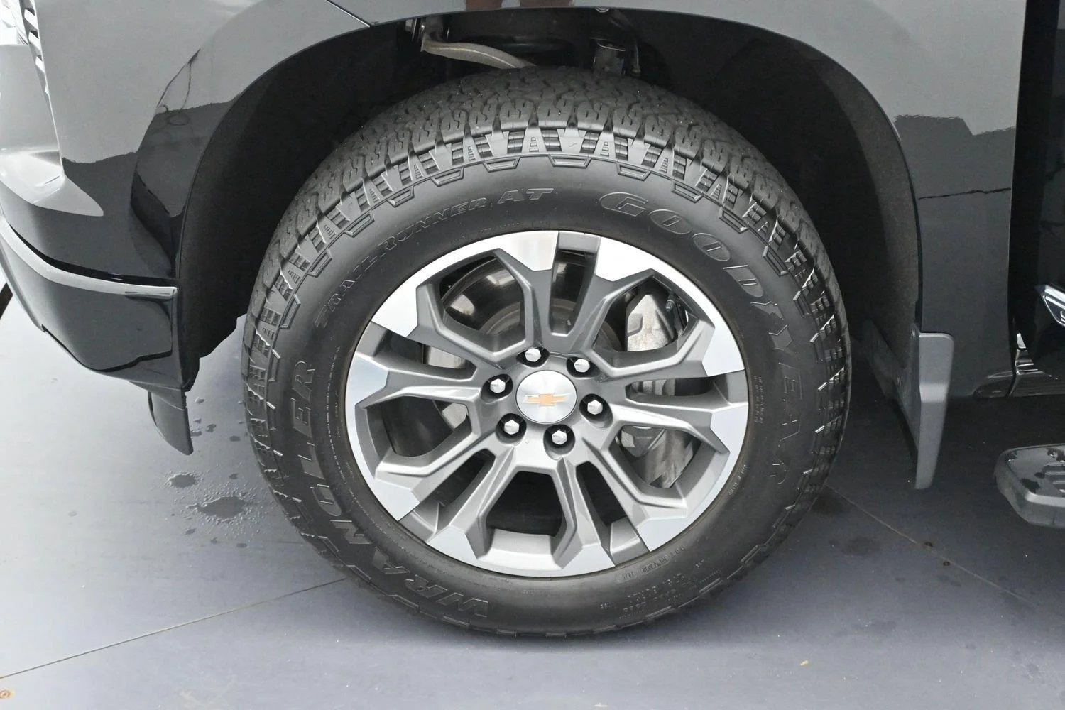 Used 2026 Black Chevrolet High Country image 32