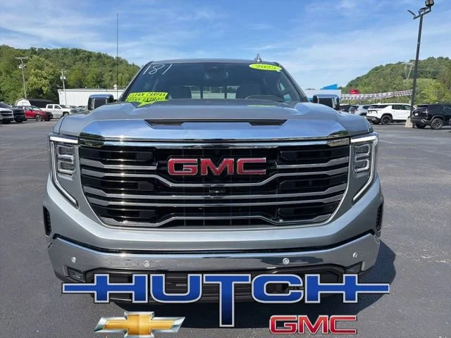 Used 2025 Sterling Metallic GMC SLT image 6