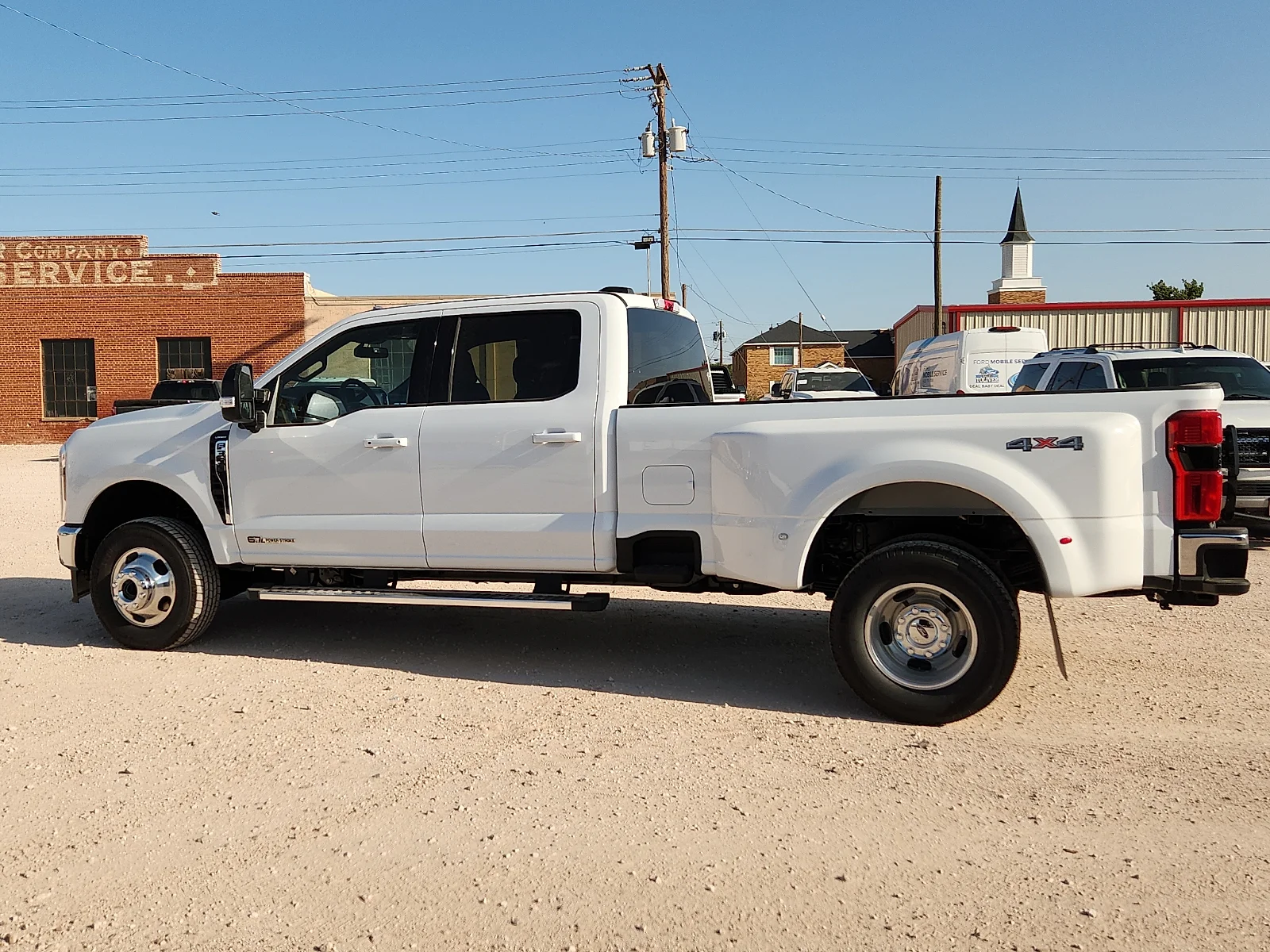 New 2026 Oxford White Ford Lariat image 4