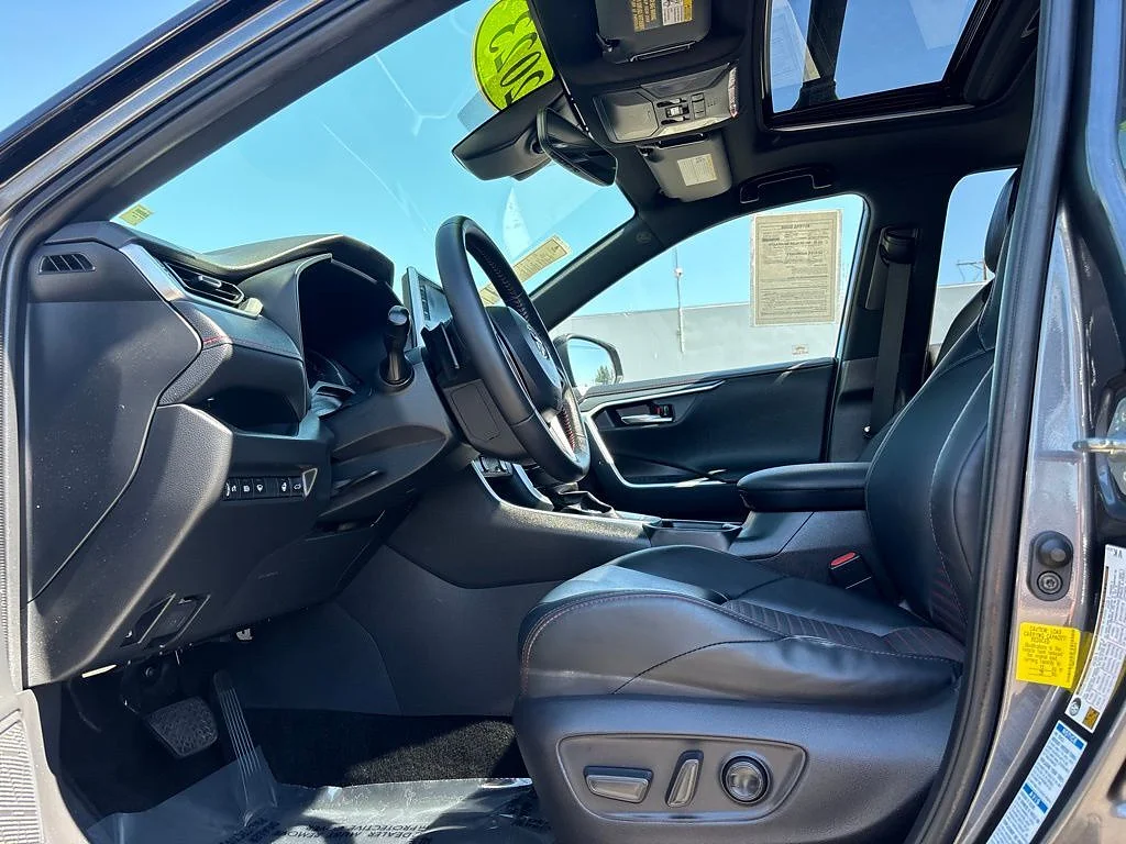 Used 2022 Magnetic Gray Metallic w/Midnight Black Metallic Roof Toyota XSE image 8