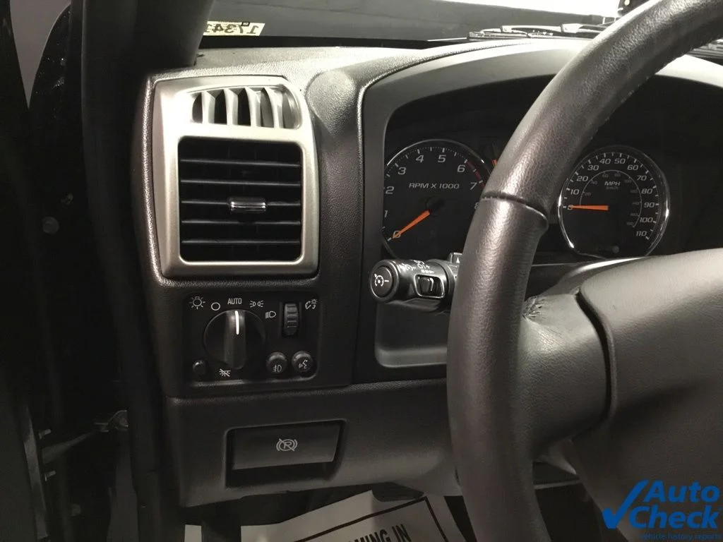 Used 2011 Black Chevrolet 1LT image 18