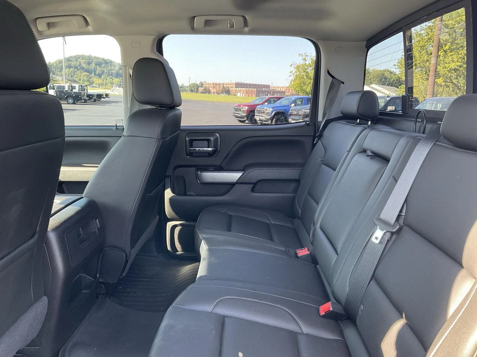 Used 2018 Silver Ice Metallic Chevrolet LTZ image 10