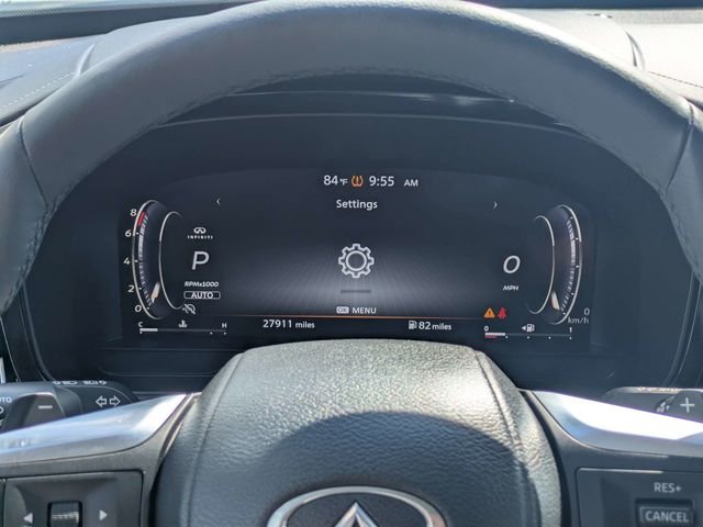Certified Used 2023 White INFINITI LUXE image 32