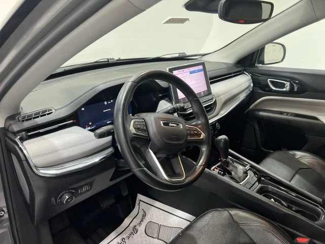 Used 2022 Sting Gray Clearcoat Jeep Limited image 9