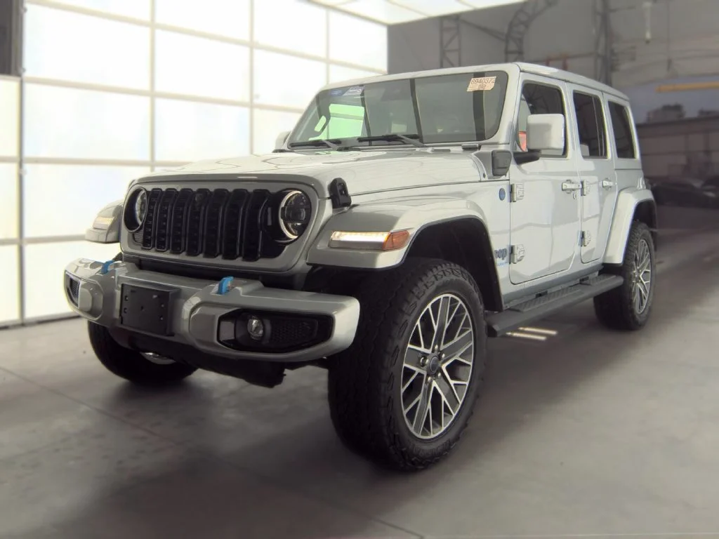 Used 2024 Silver Jeep High Altitude 4xe image 1
