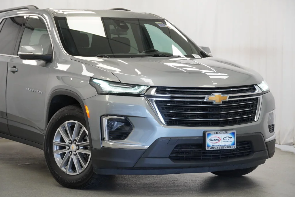 Used 2023 STERLING GRAY METALLIC Chevrolet LT Cloth image 6