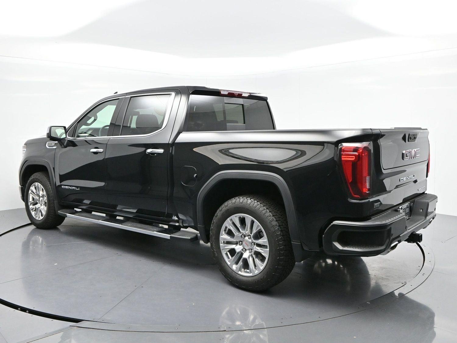 Used 2025 Onyx Black GMC Denali image 5
